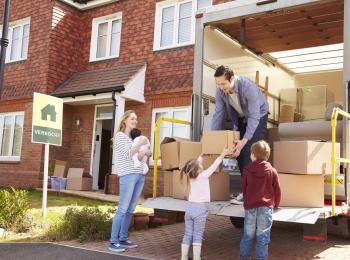 Gezin verhuist naar andere woning